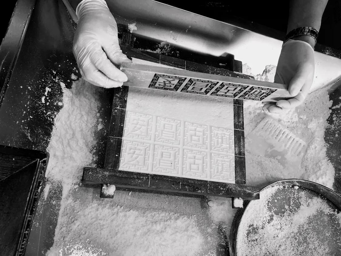 听戏享受这悠闲时光,听戏喝酒自在逍遥