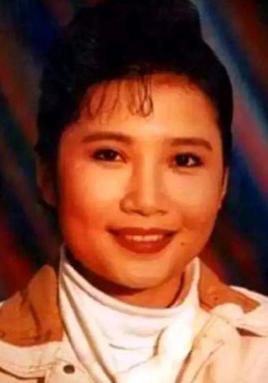 李娜为什么会被遁入空门,李娜是因为谁失恋而出家的