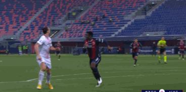 2-1！欧冠7冠王创28年纪录！伊布错失里程碑，C罗又笑了