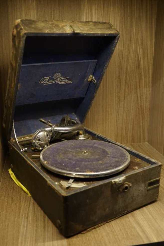 复古又前卫，小众不高冷——黑胶唱片在当代生活中迎来“文艺复兴”