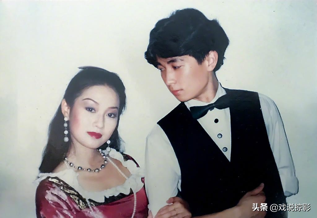 马伊琍保剑锋领奖,马伊琍与保剑锋同框