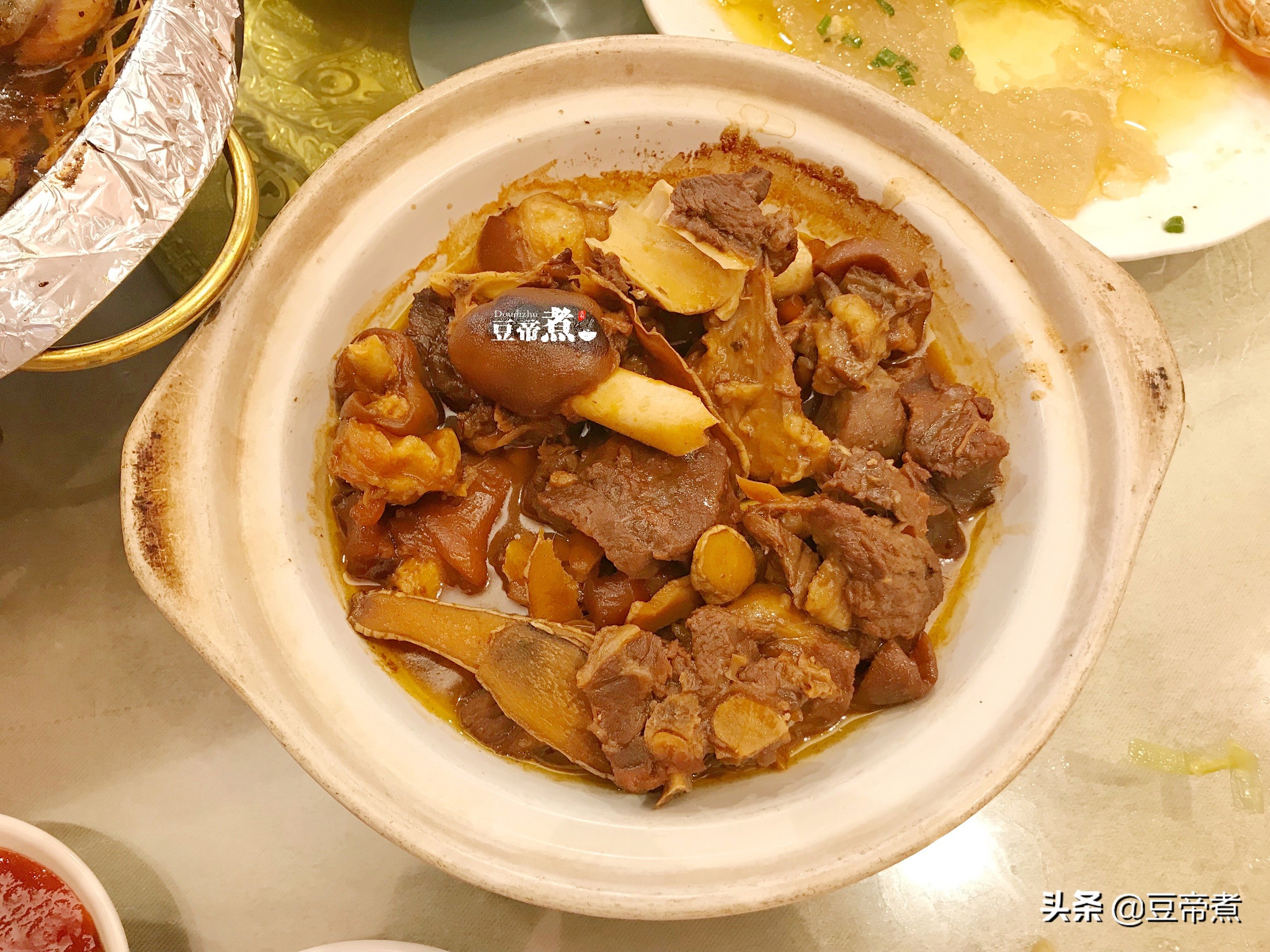 3500一桌左右的婚宴,有龙虾婚宴一桌多少钱