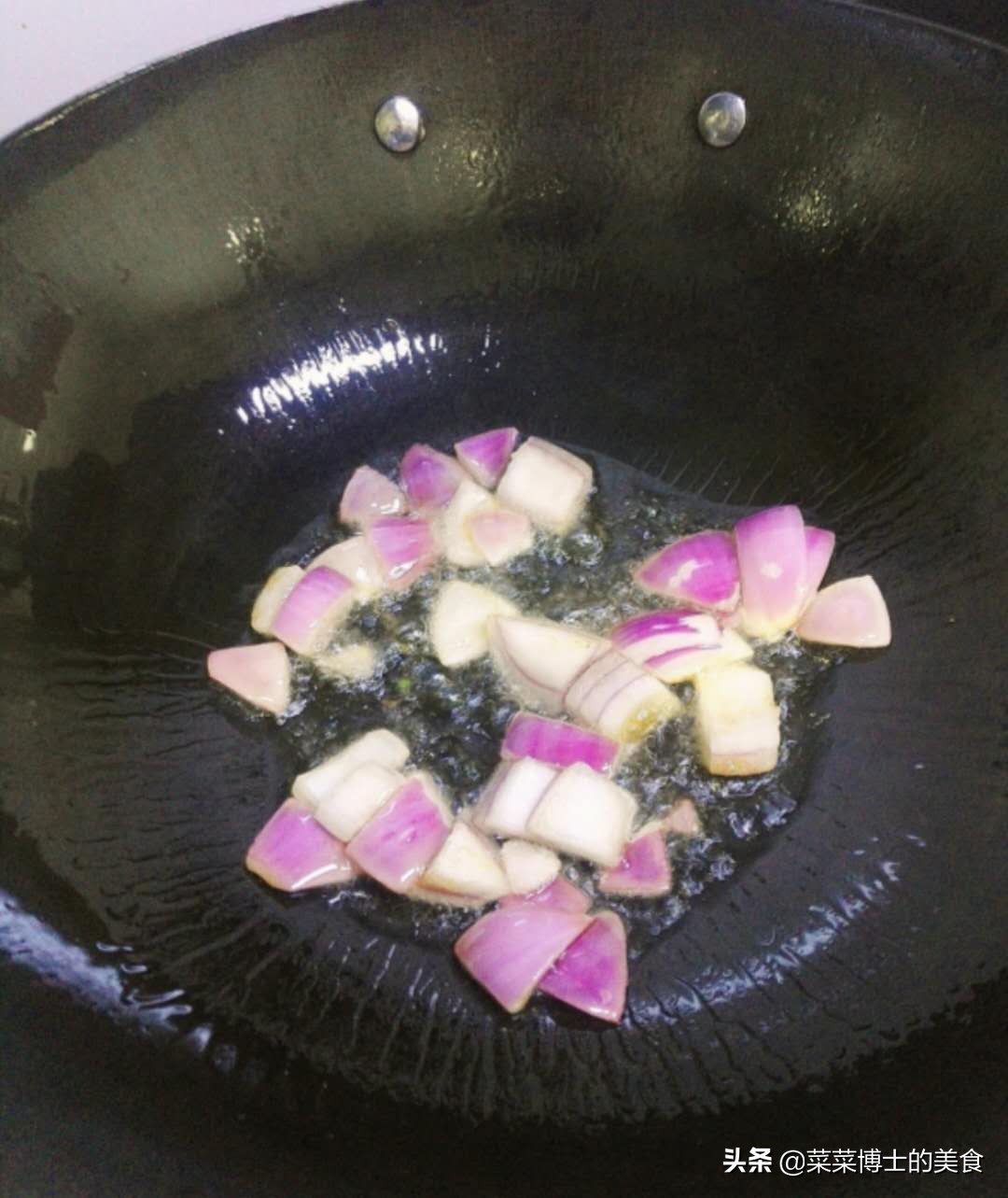 为什么炒猪肝这么腥,爆炒猪肝怎么做出来才嫩