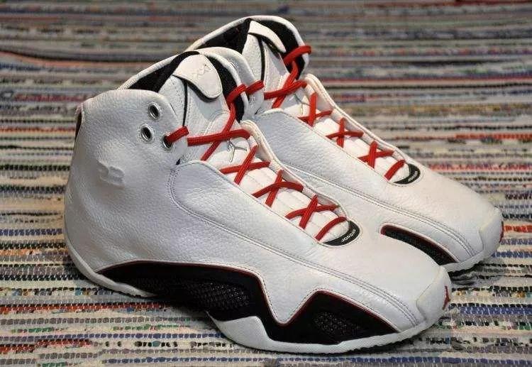 yeezy倒钩aj1,yeezy区别