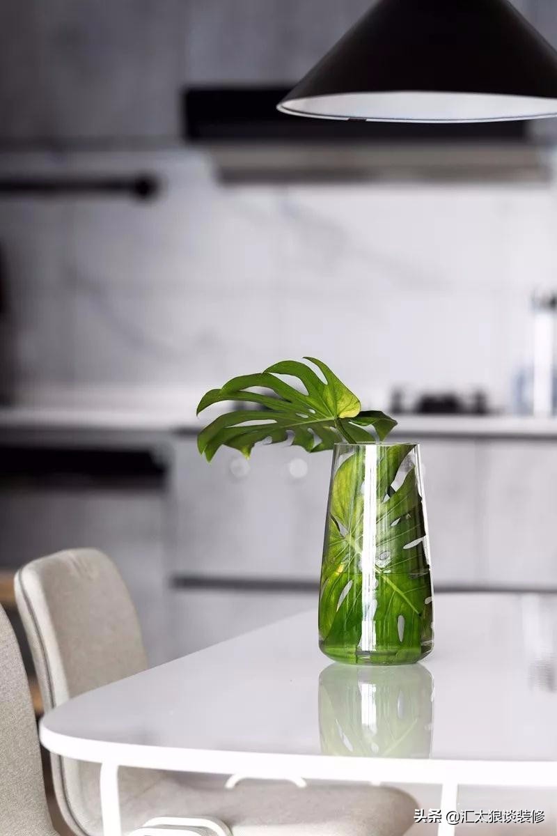 灰白绿原木家具装修风格,黑白灰原木简约风格