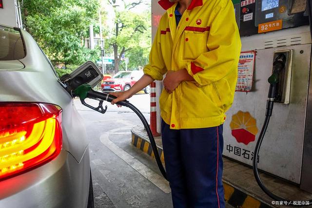 发现1亿吨油田油价会降吗,如果石油枯竭会涨价还是降价