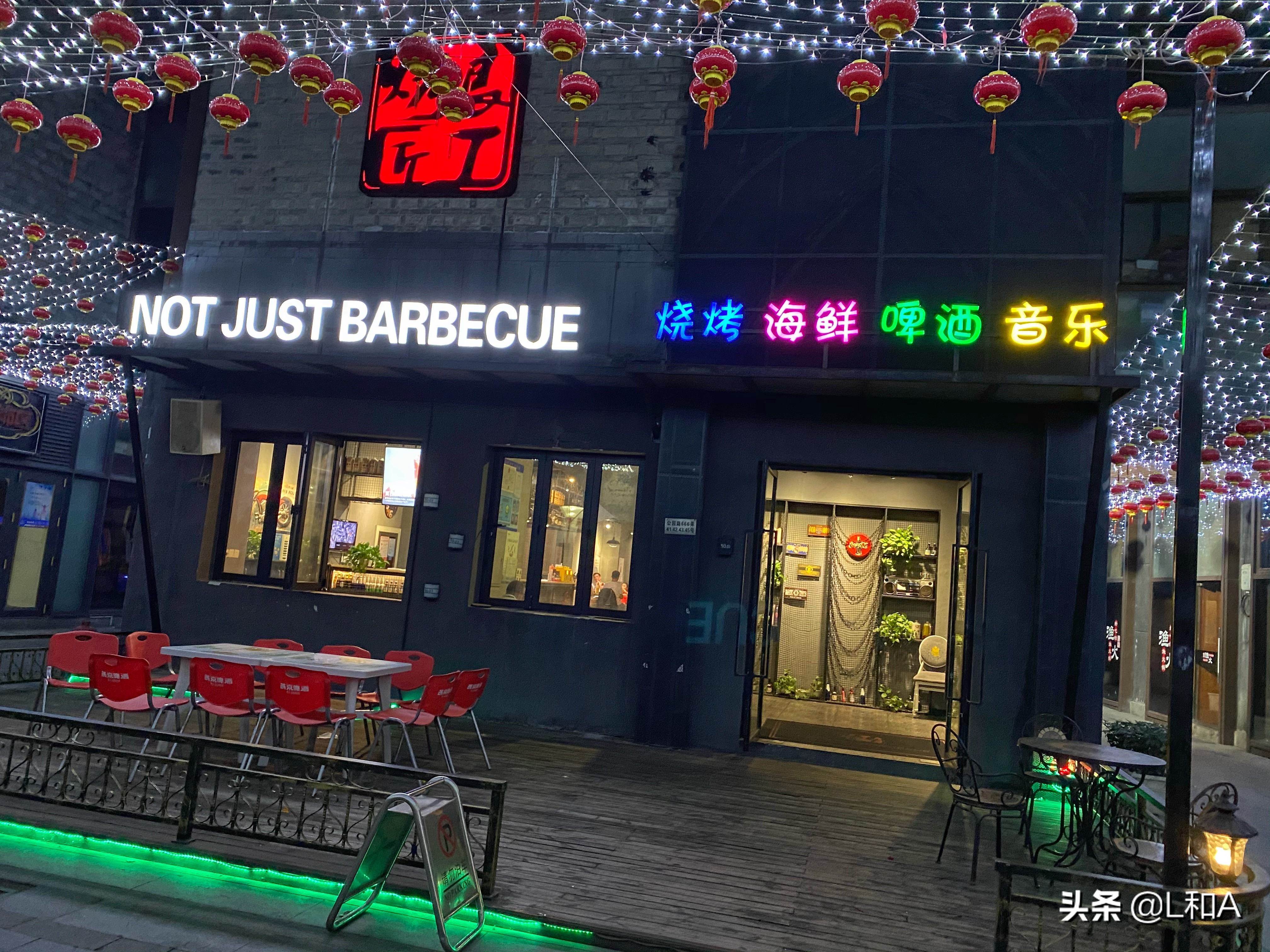上海：桥梓湾的烧烤，青浦邻里们深夜光顾，猪脑煲吃到发出猪叫声