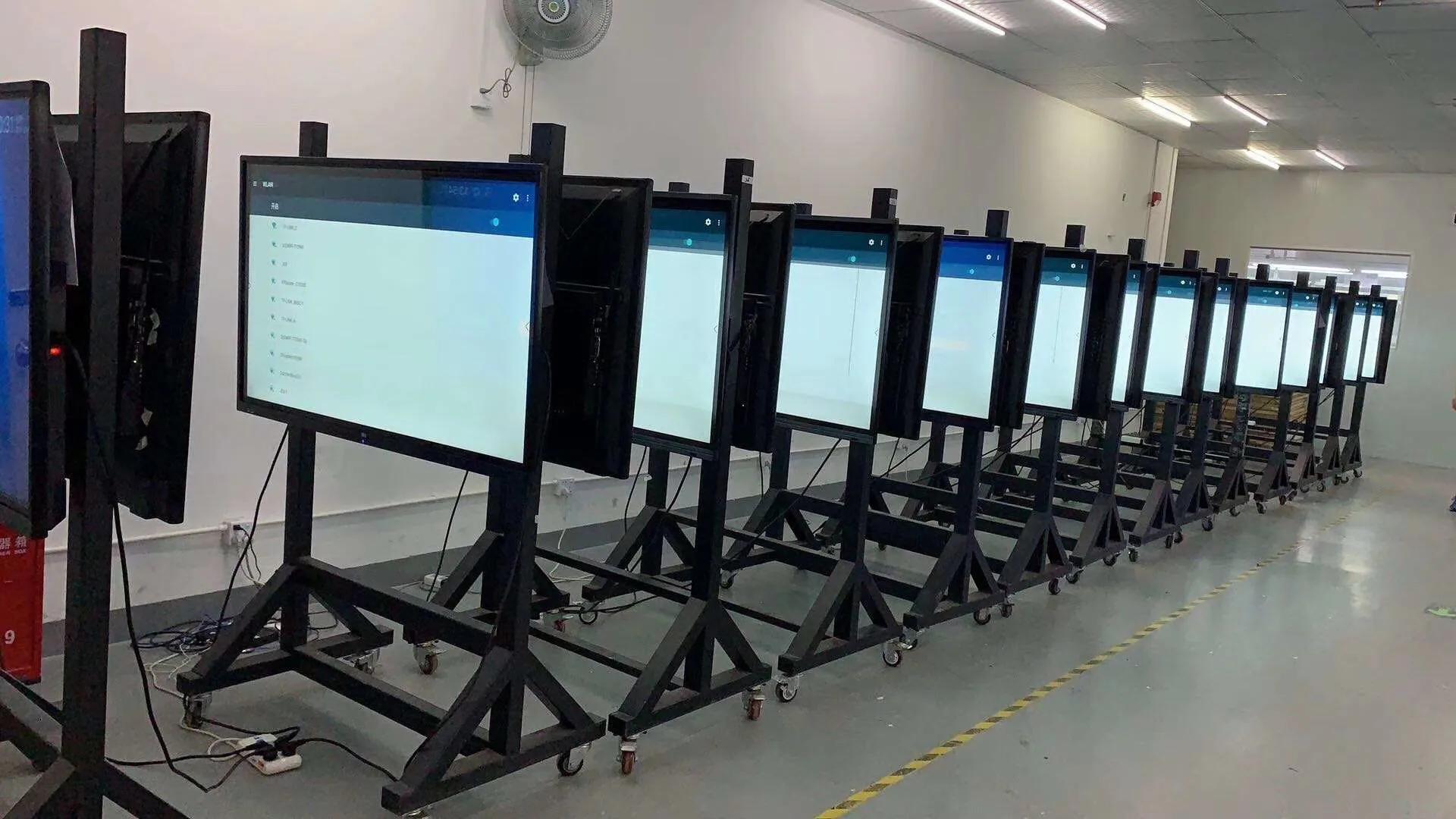 展会多媒体触摸屏教学一体机,拼接屏广告机会议平板