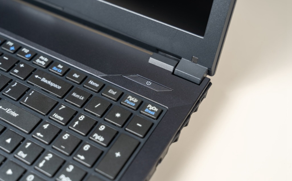 为什么买游戏本不买轻薄本,为什么不建议买游戏本