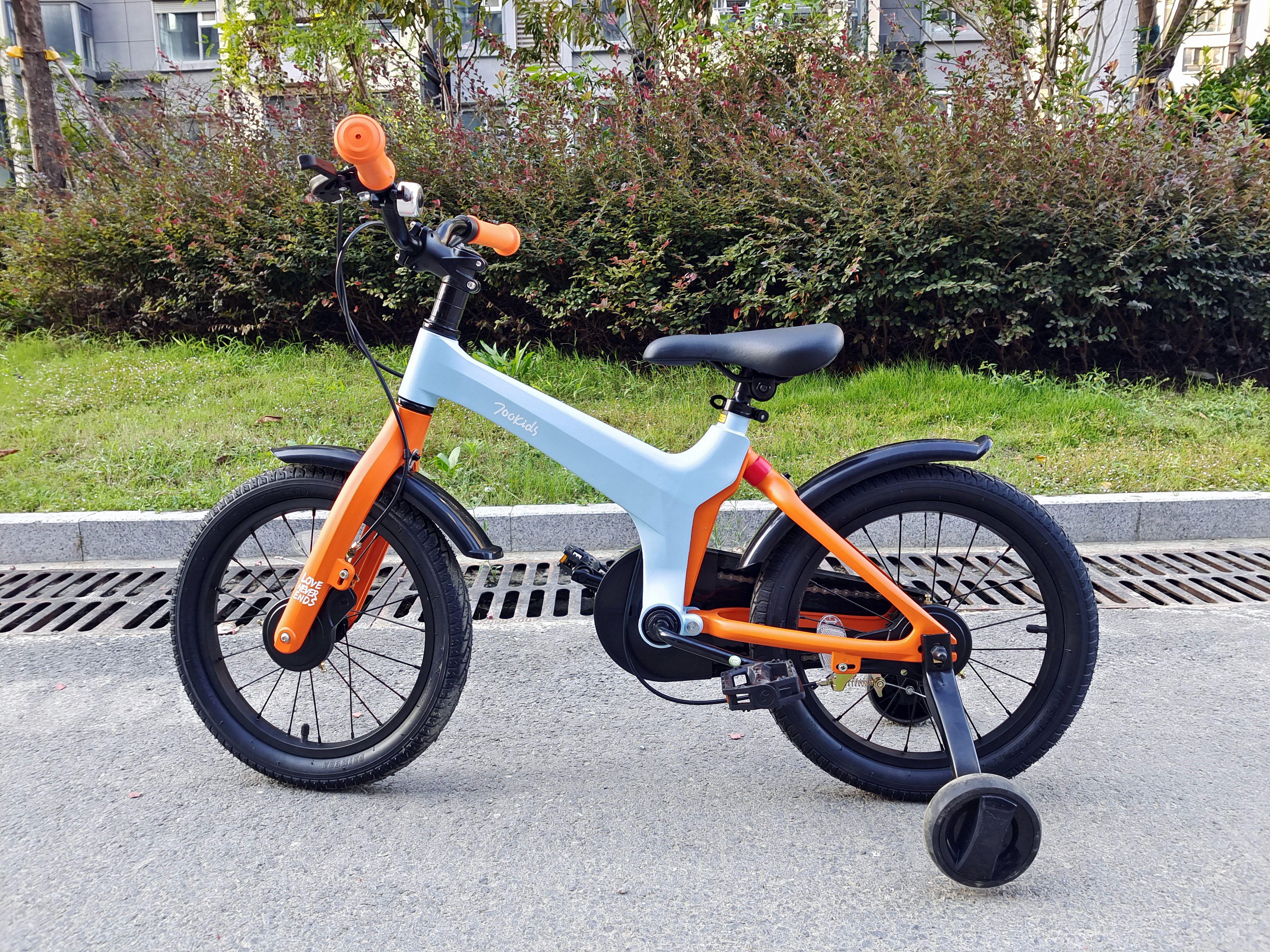 骑行不再成为负担,孩子使用更安全,柒小佰运动减震自行车体验