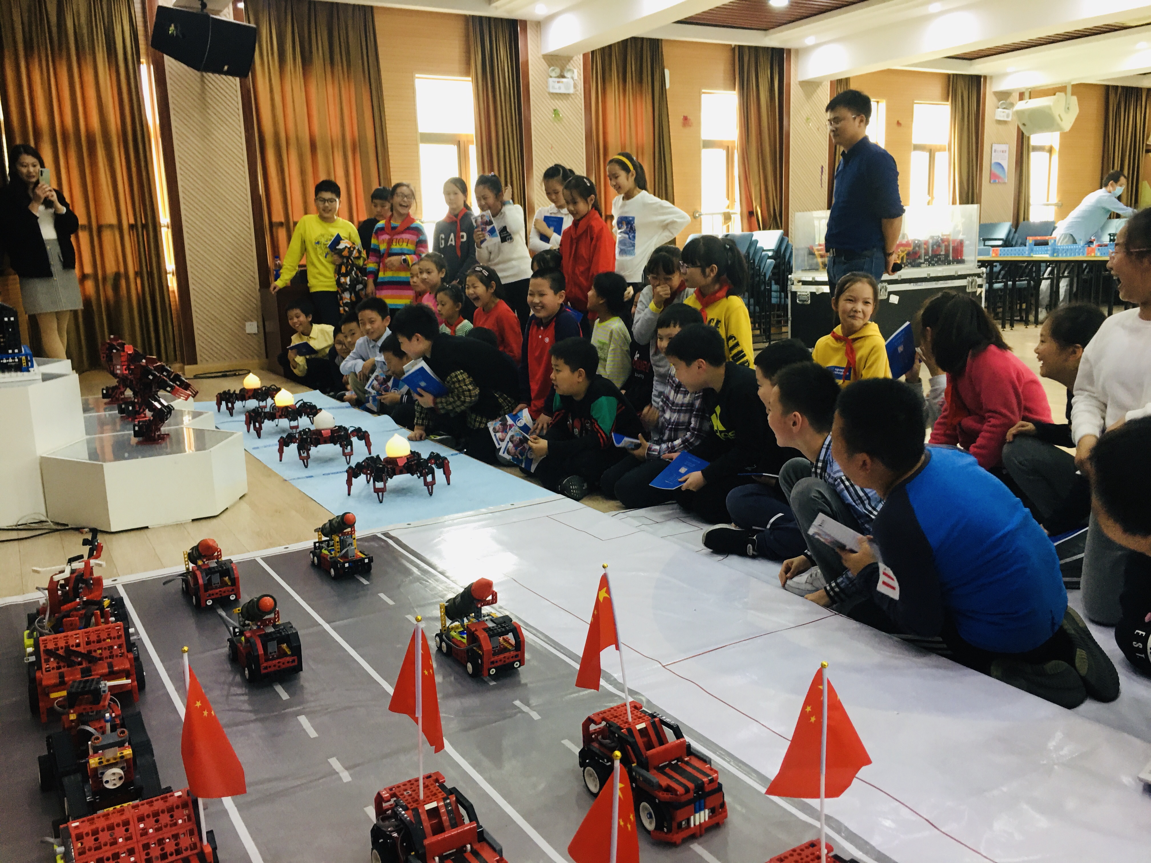 油烟清洗机器人加盟,机器人教育培训加盟公司