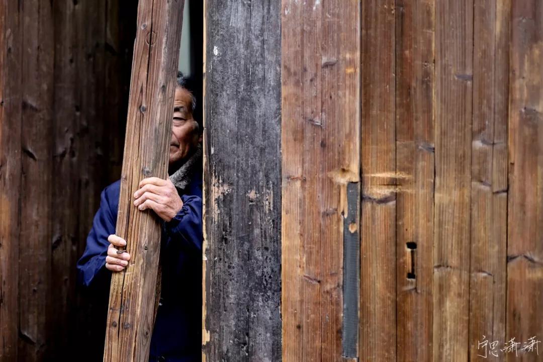 摄影初学者预算两千买什么相机,家用和旅游摄影买什么相机