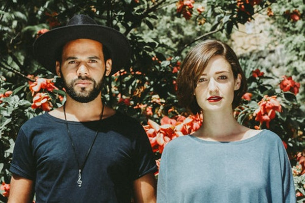 爱我的人和我爱的人选择题,爱我的人和我爱的人下一句怎么对