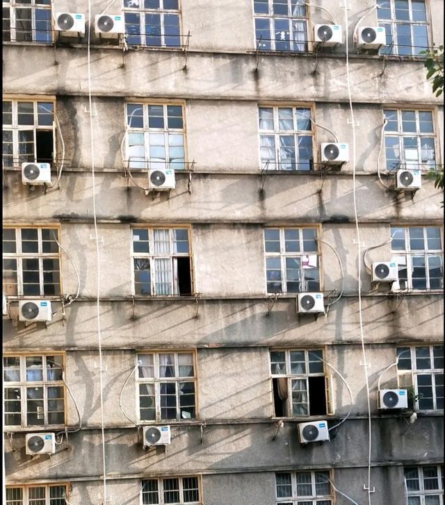 985大学的宿舍环境,985最差大学宿舍