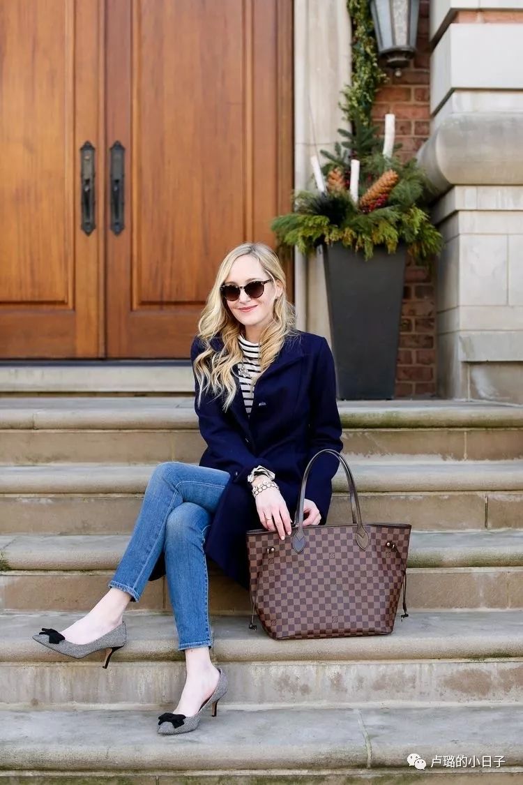 又轻又实用的名牌包,中国名牌包排行榜前十名及价位