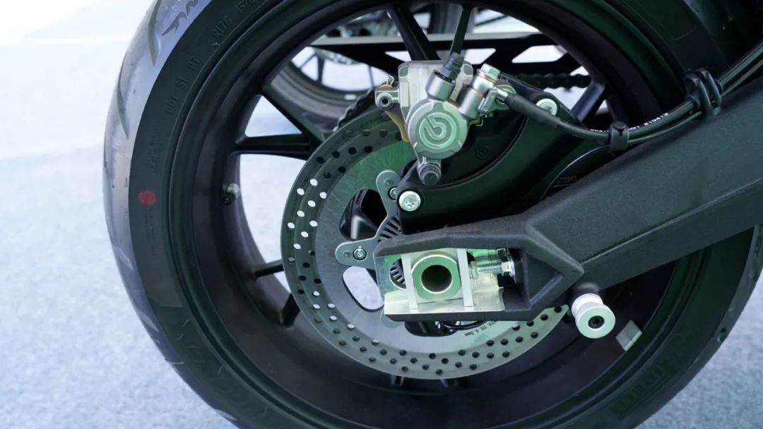 贝纳利tornado302跟飓风302r,新款贝纳利302r5秒破百