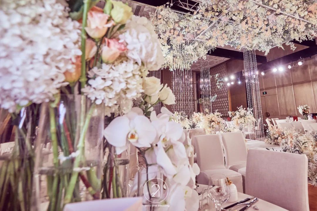 一场花漾甜心香水的婚礼，简约风也能很甜美