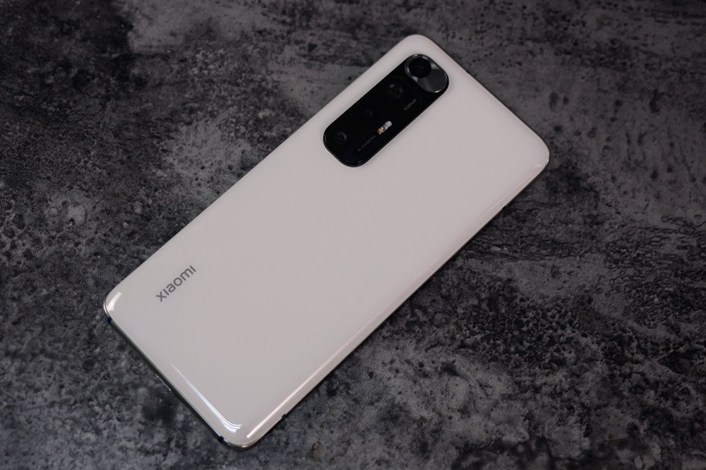 目前市场上最好用的手机是哪一款,最新款手机推荐性价比高的有哪些