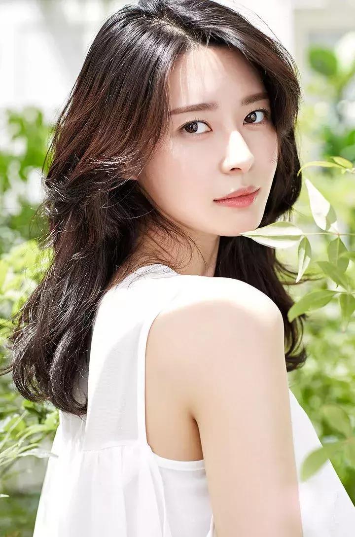 她被称为“女团性感标杆”，你评评理