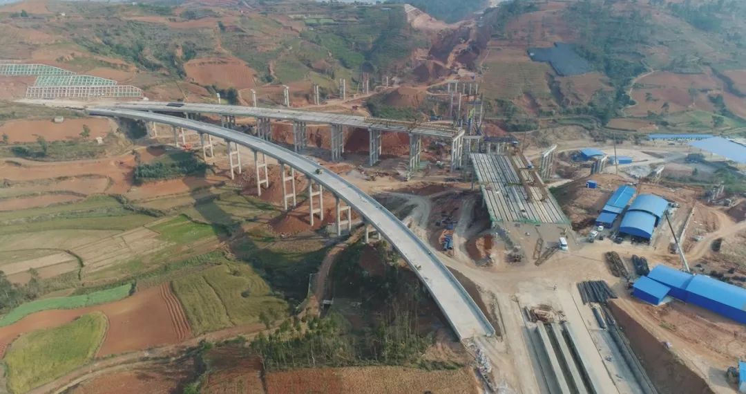 峨石红高速公路红河段进展情况,红河州红河县2024高速规划