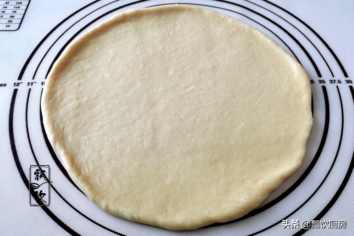 在家做好吃的披萨的方法,懒人做法在家就可以做披萨