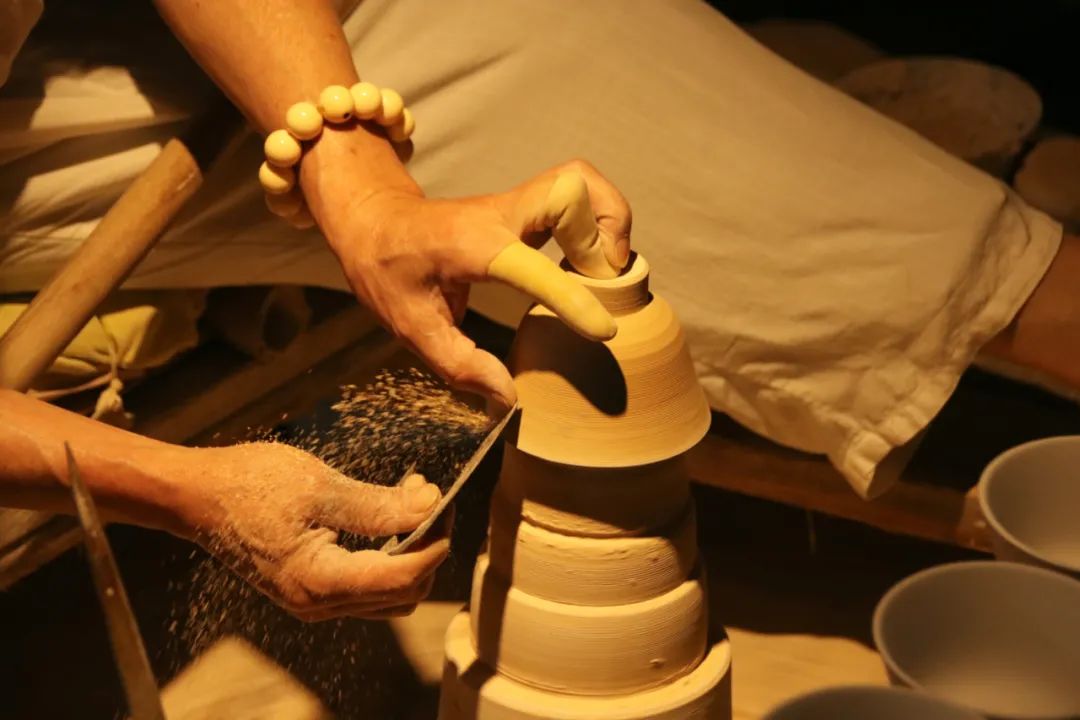 景德镇传统体验陶艺的地方,瓷都陶艺街集市