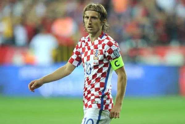 假如欧洲杯如期举行活动,今年欧洲杯的时间怎么那么晚