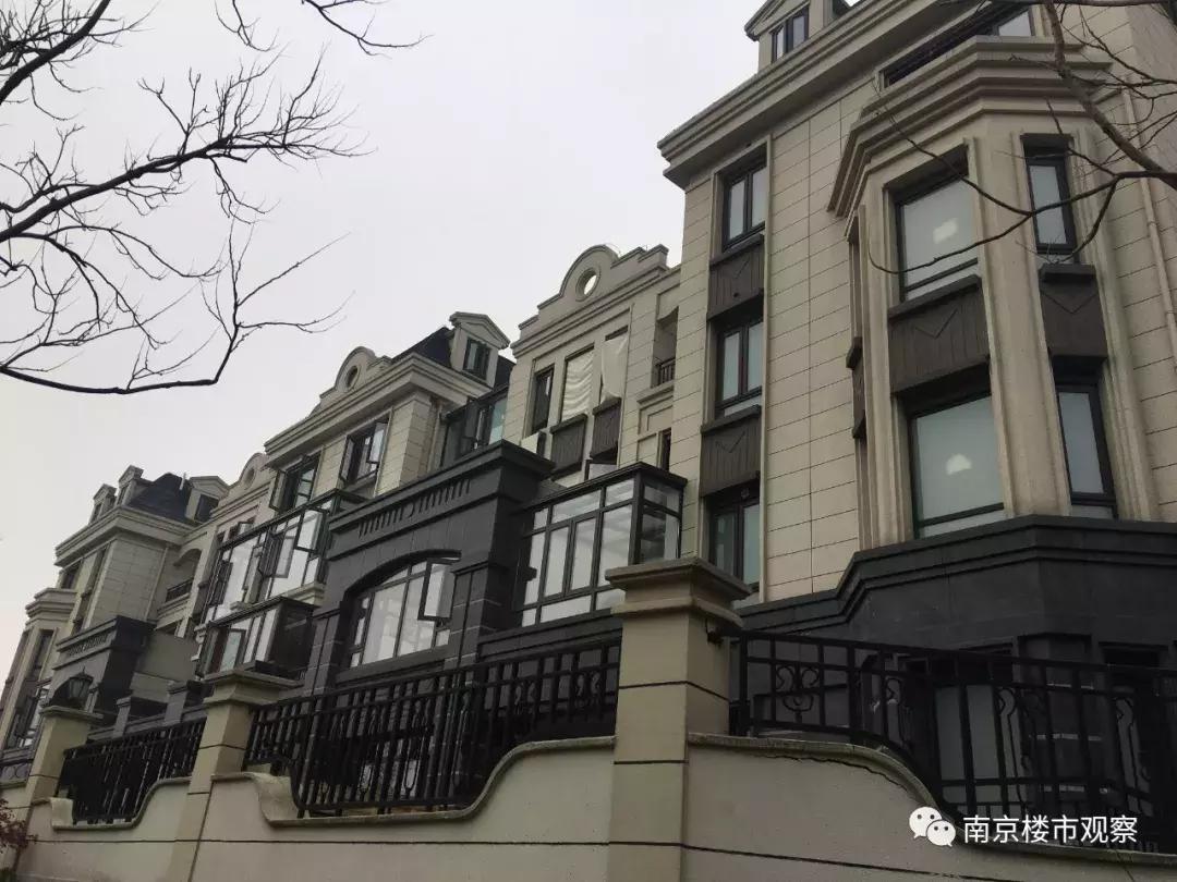 10盘迎来交付大考，实景谍照流出！这品质…