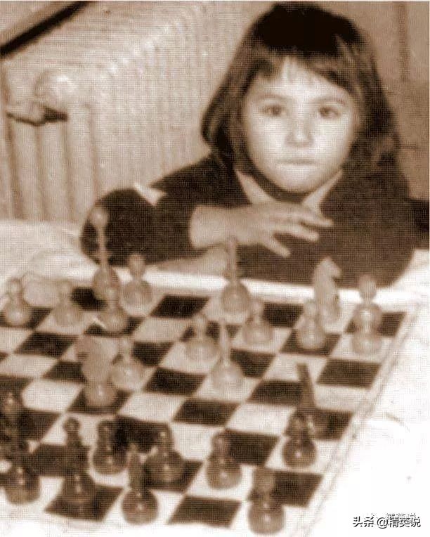 拿自己女儿做实验30年，这位匈牙利父亲培养出了神童三姐妹