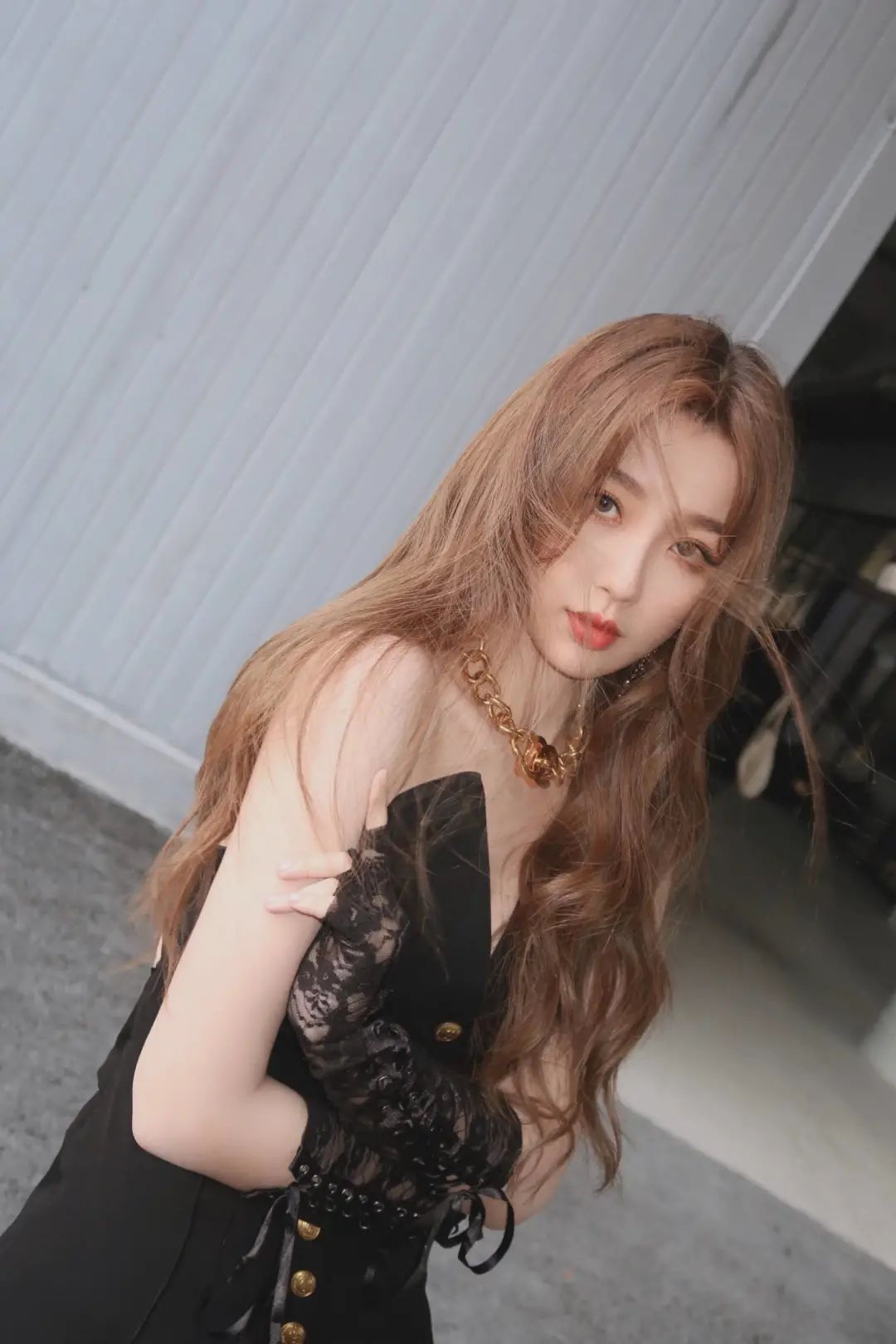 jennie甜酷风穿搭,jennie新造型lisa同款穿搭