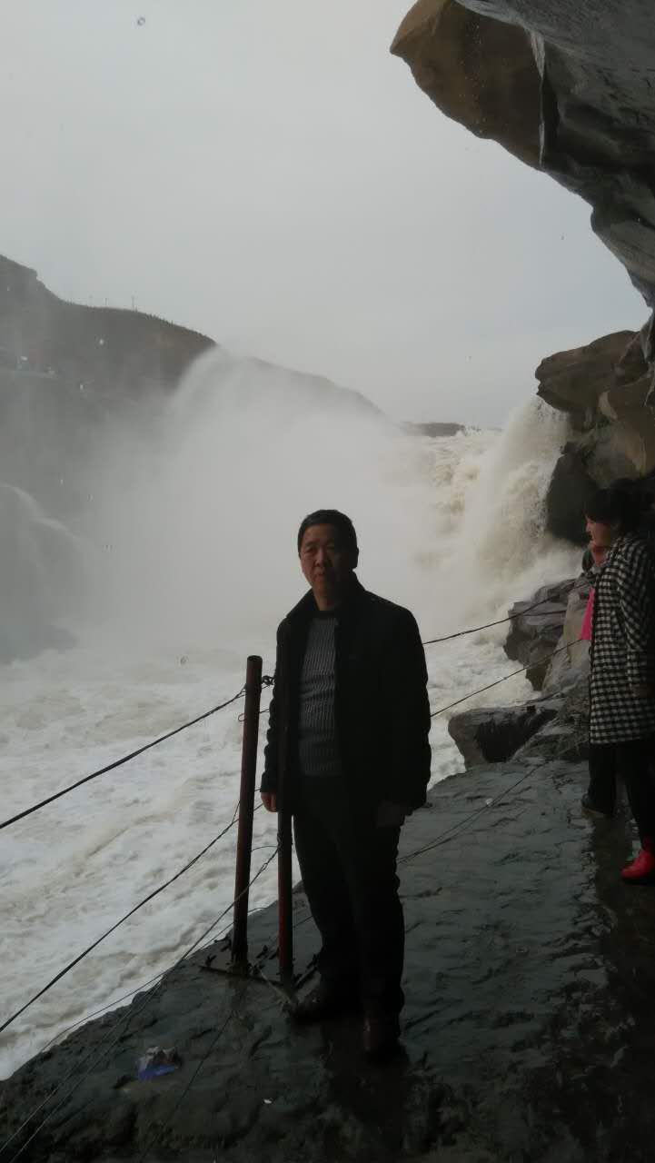 祝赵丽老板娘生意兴隆特贺词一首