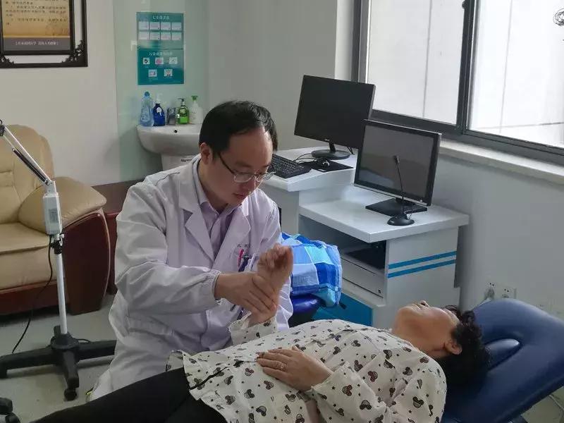 观察丨与三甲医院组建联合病区后，扬州这家基层医院竟“一床难求”了