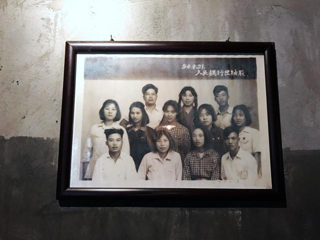 这条街以前很繁华,这条街历经百年变迁