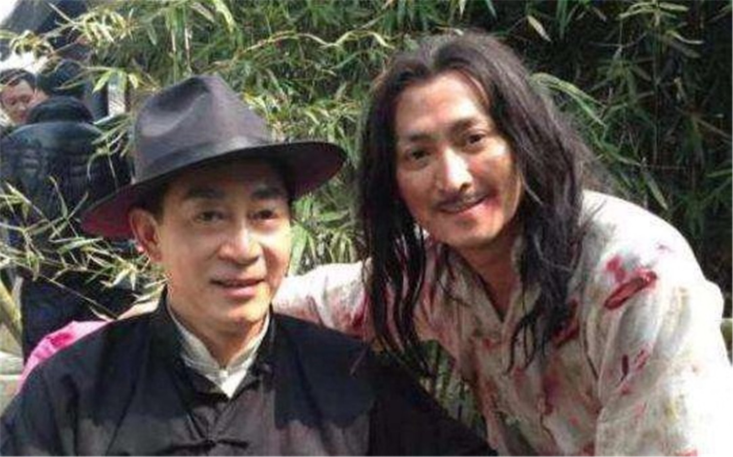 展昭沦落为酒鬼,展昭成了亿万富翁