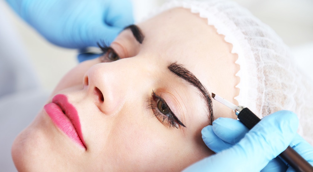 女人千万不要轻易整容,纹眉盲目跟风