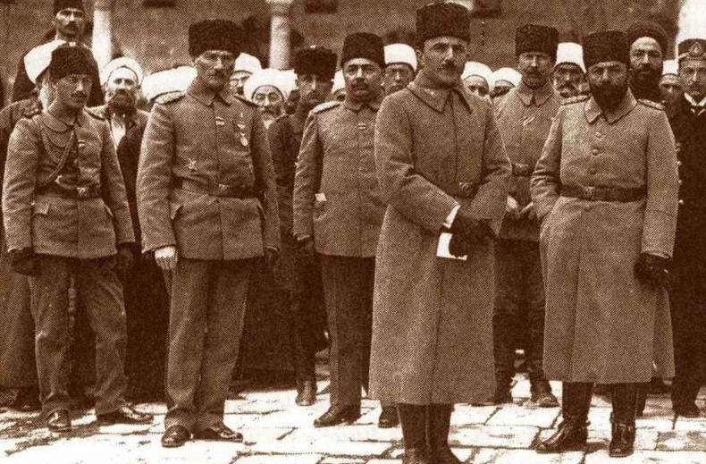 换装达人凯末尔：如何将伊斯兰土耳其打造成西方国家