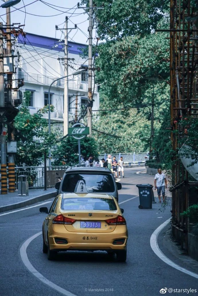 跟重庆出租车学车技,重庆最牛出租车司机带你体验