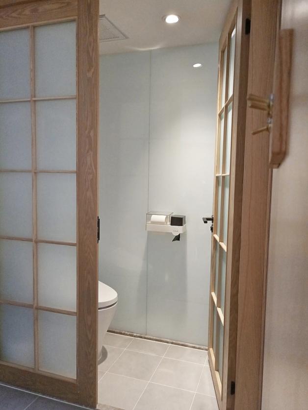 年轻人一人一猫的独居生活,一屋一人一猫的生活视频