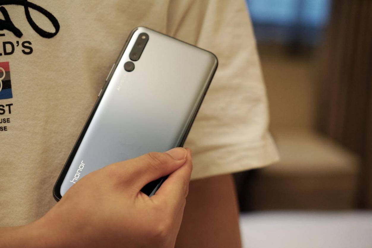 荣耀magic2至臻版真实评测,荣耀magic2深度评测