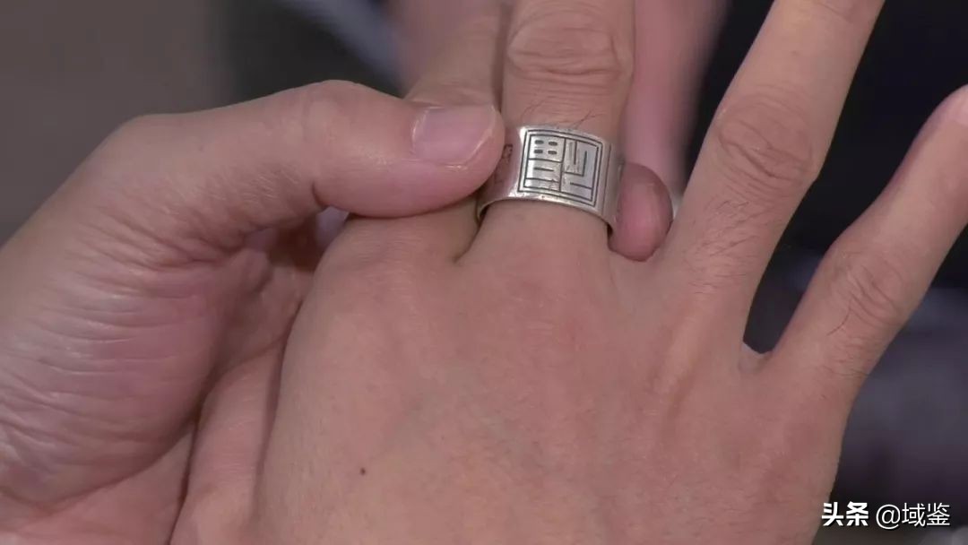 奶奶戴了一生的戒指,奶奶戴了一辈子的首饰真假