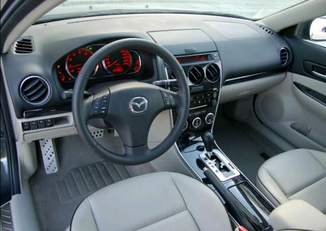 海马福美来和马自达323有什么区别,马自达323和福美来有什么区别