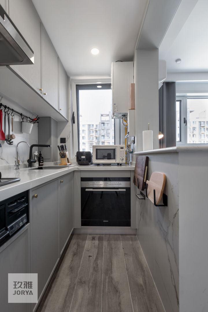 业主把家里收拾的井井有条,美女收拾家干净卫生