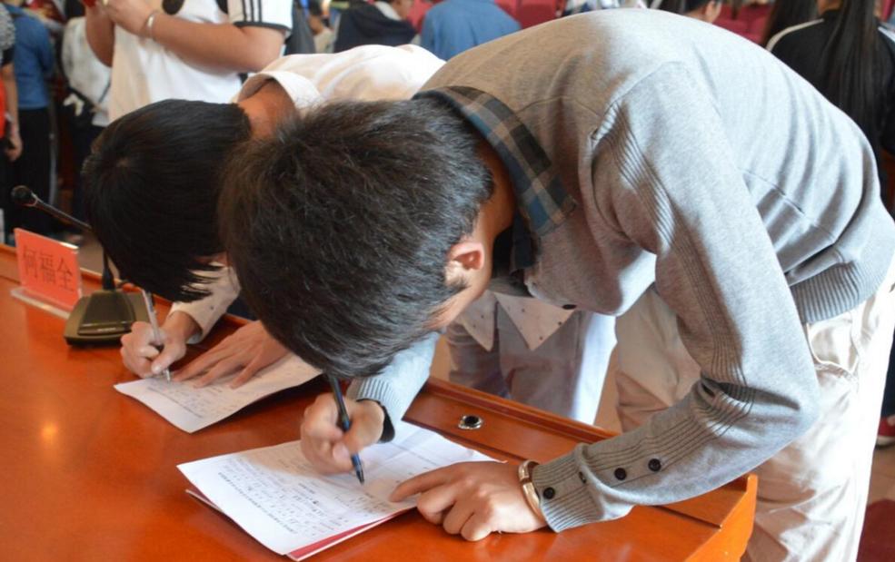 家里没矿的同学千万别选以下专业,家境不好选择冷门专业