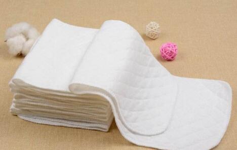 宝宝尿布疹红屁股怎么回事,宝宝屁屁红疹子是怎么引起的