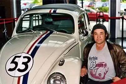 他和未婚妻处了5年,背地里居然买了14个橡胶娃娃!