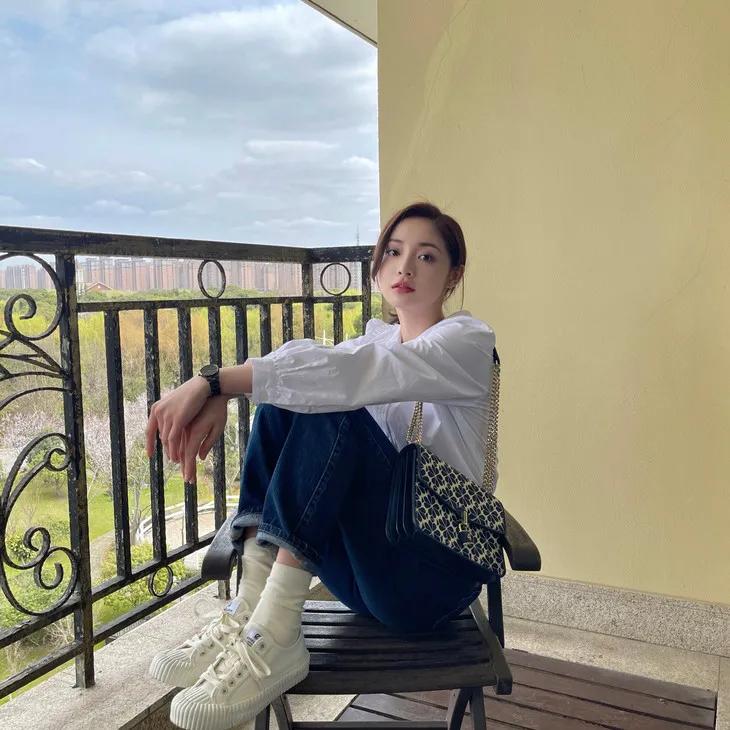 明星们脚上的球鞋，悄悄变贵了