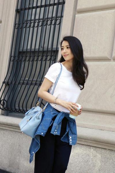 明星都在背的斜挎包,盘点一下女明星背什么包