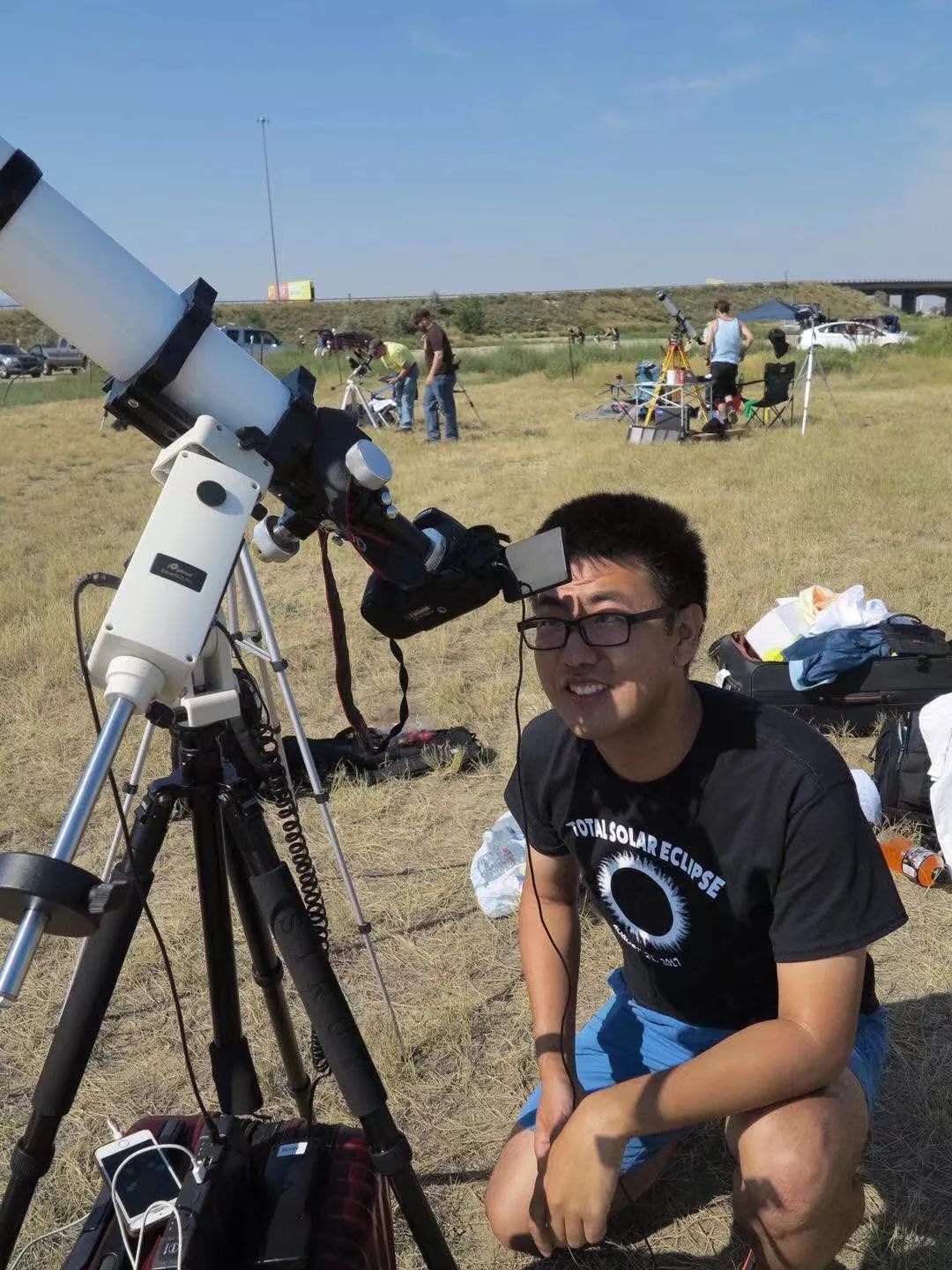 一群博士硕士,动不动“鬼混”到半夜,却干成了件人人称赞的事