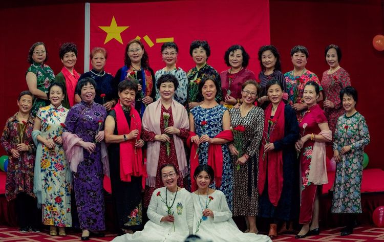 岁月不老我们不散全文,岁月不老我们不散什么意思