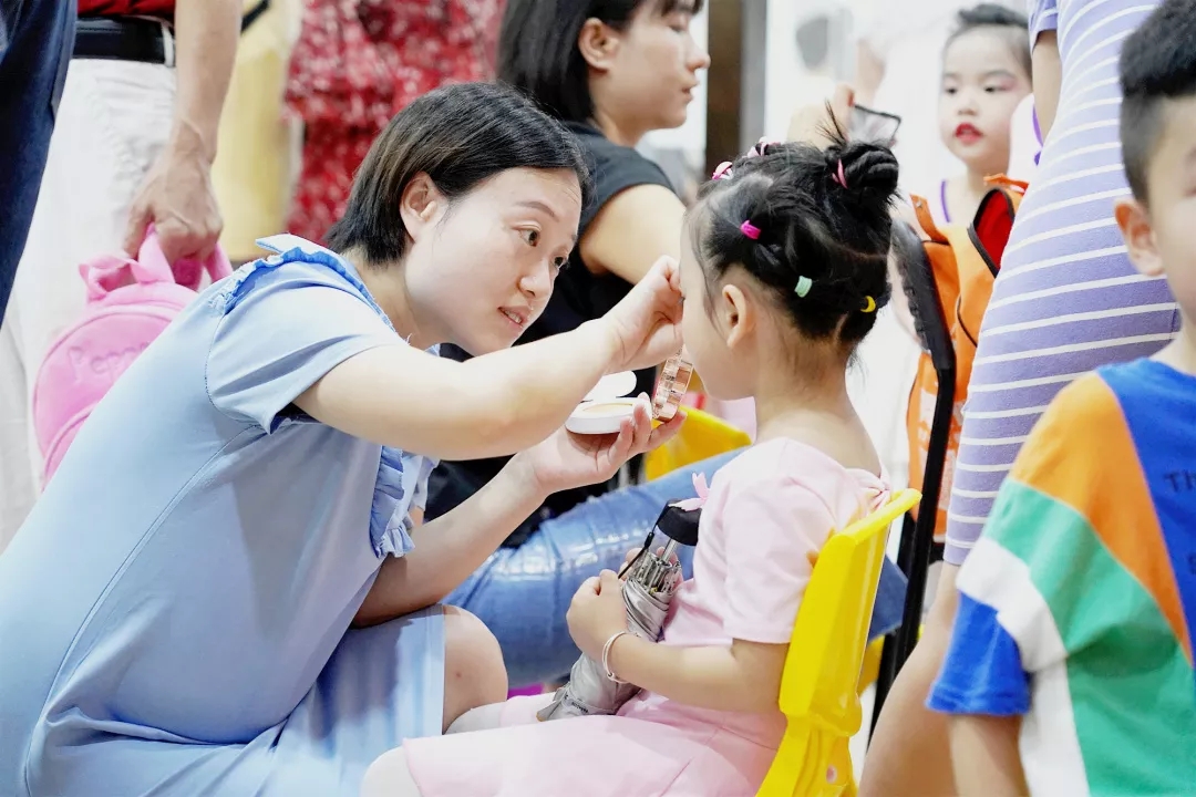 中国舞考级完满结束,考级中国舞